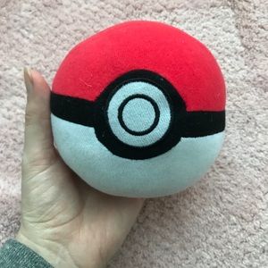 Pokémon poké ball plush ⚡️
